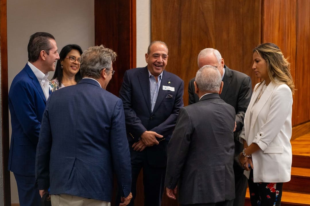 INCAE destaca a Ficohsa como socio corporativo influyente en la región