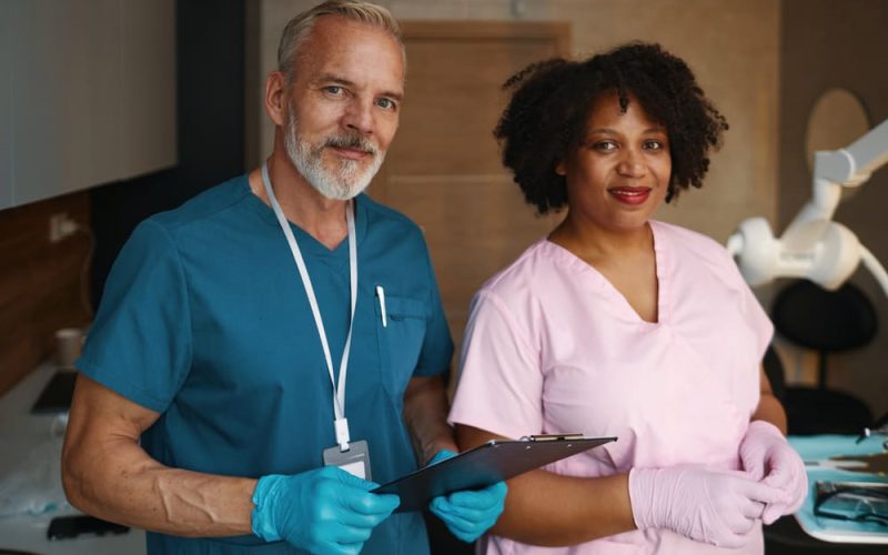 Por qué la salud ocupacional es fundamental para proteger al personal y cumplir regulaciones